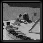 (21/33): Zakadanie klepek z drzewa teakowego (13.06.2006)